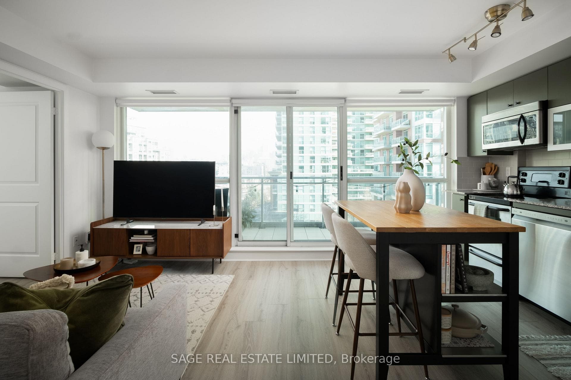 100 Western Battery Road Unit 601 photo 1