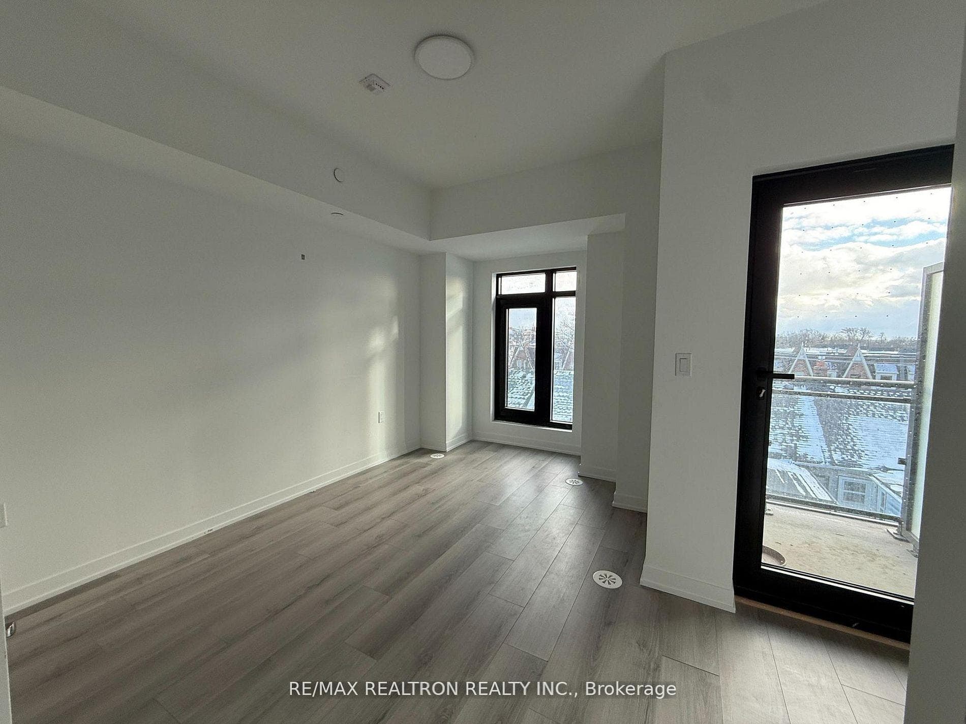 485 Logan Avenue Unit 312 photo 9