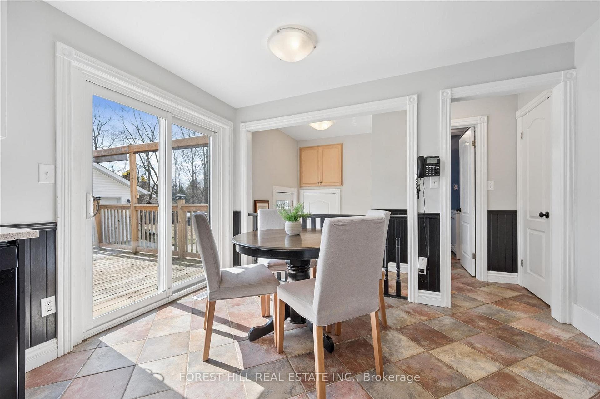 635 Lawrence Street photo 16