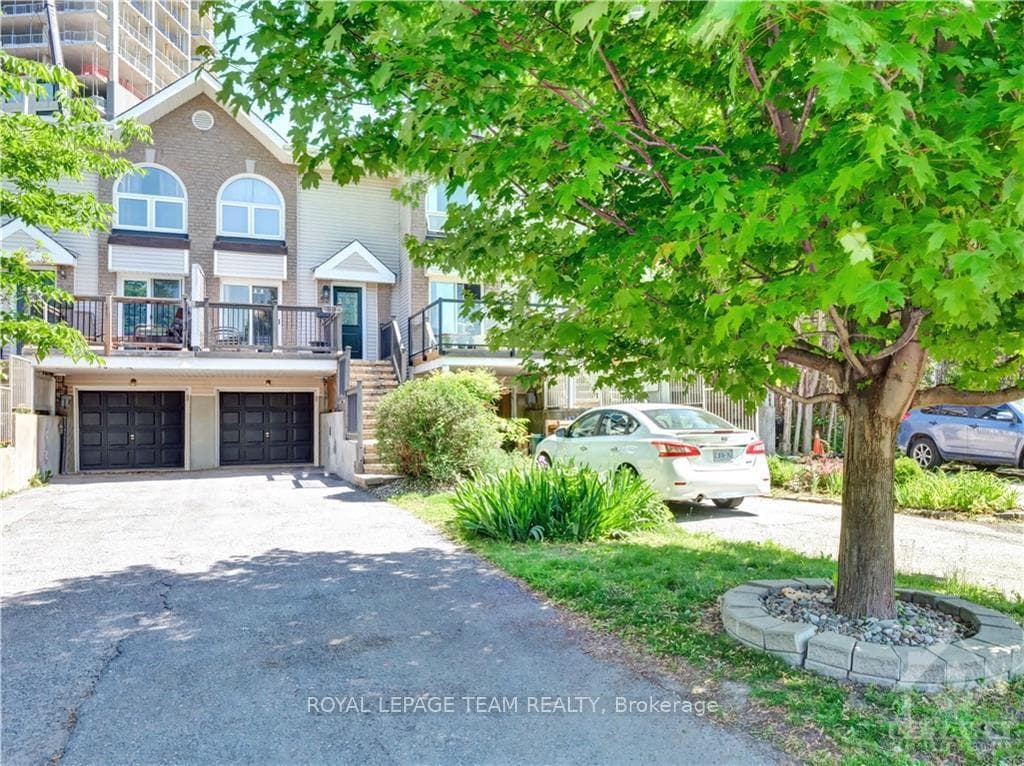 53 THORNBURY Crescent photo 1