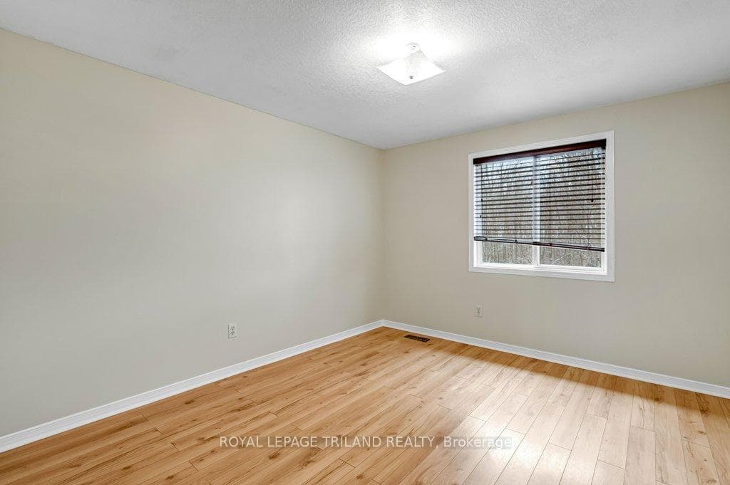215 Rossmore Court photo 29