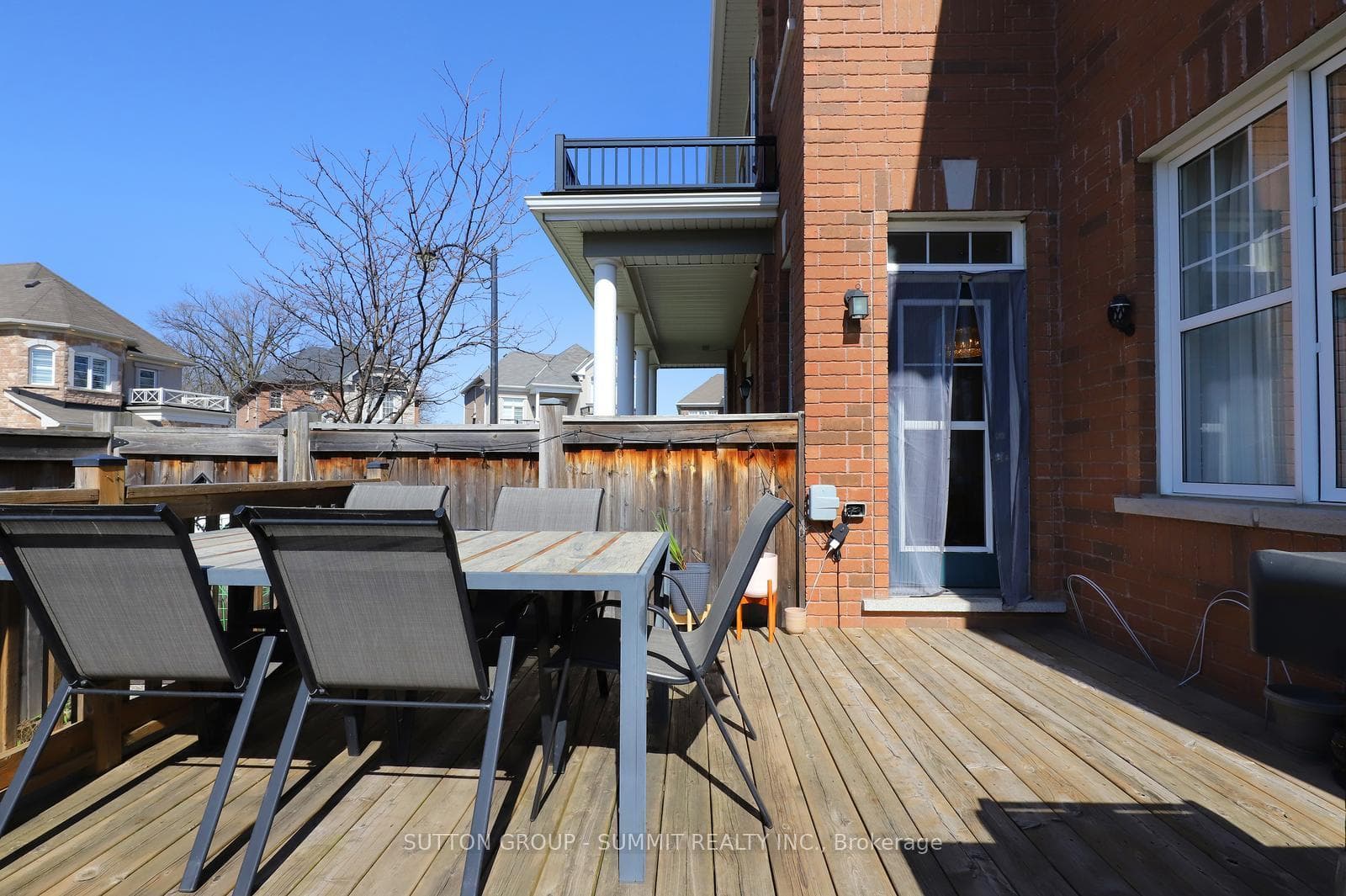 378 Blinco Terrace photo 33