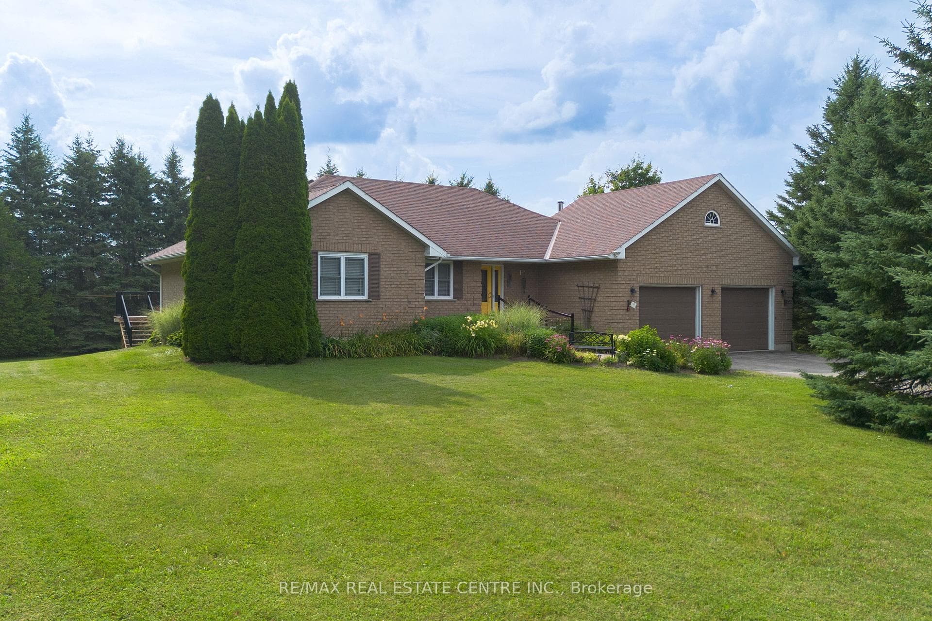 476210 3rd Line photo 2