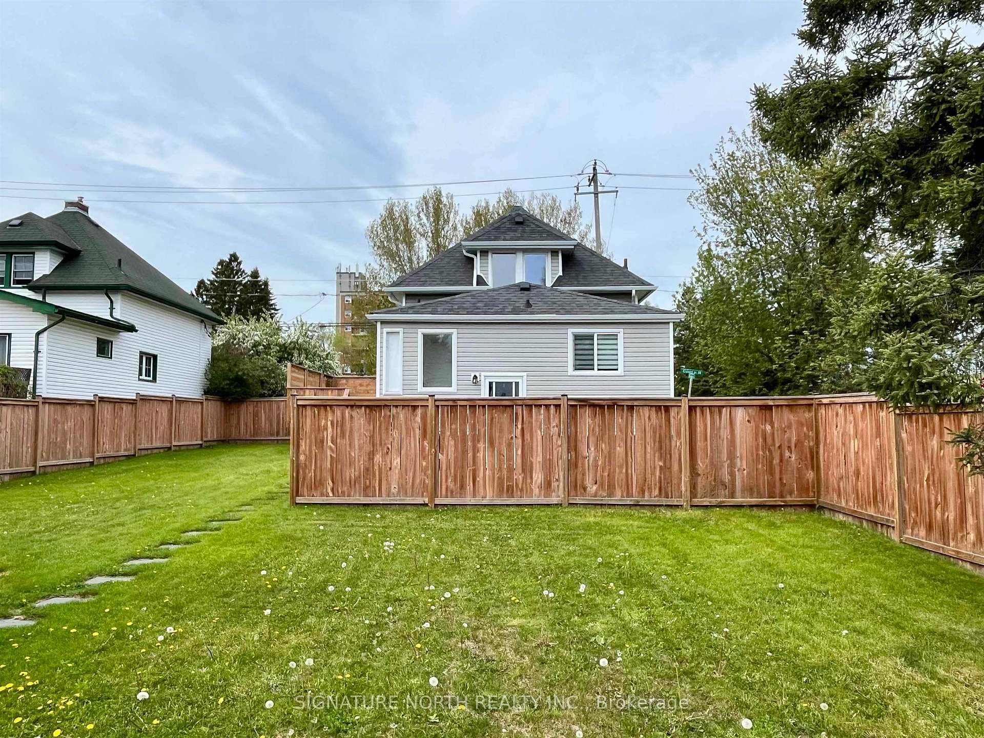 547 Court Street N photo 37