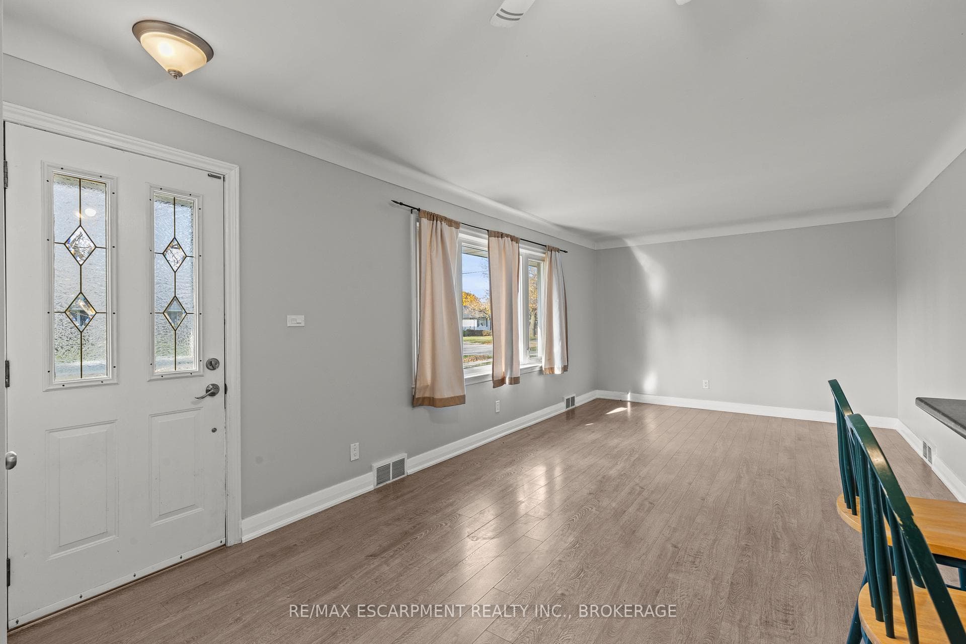 14 Westmount Avenue Unit Main photo 8