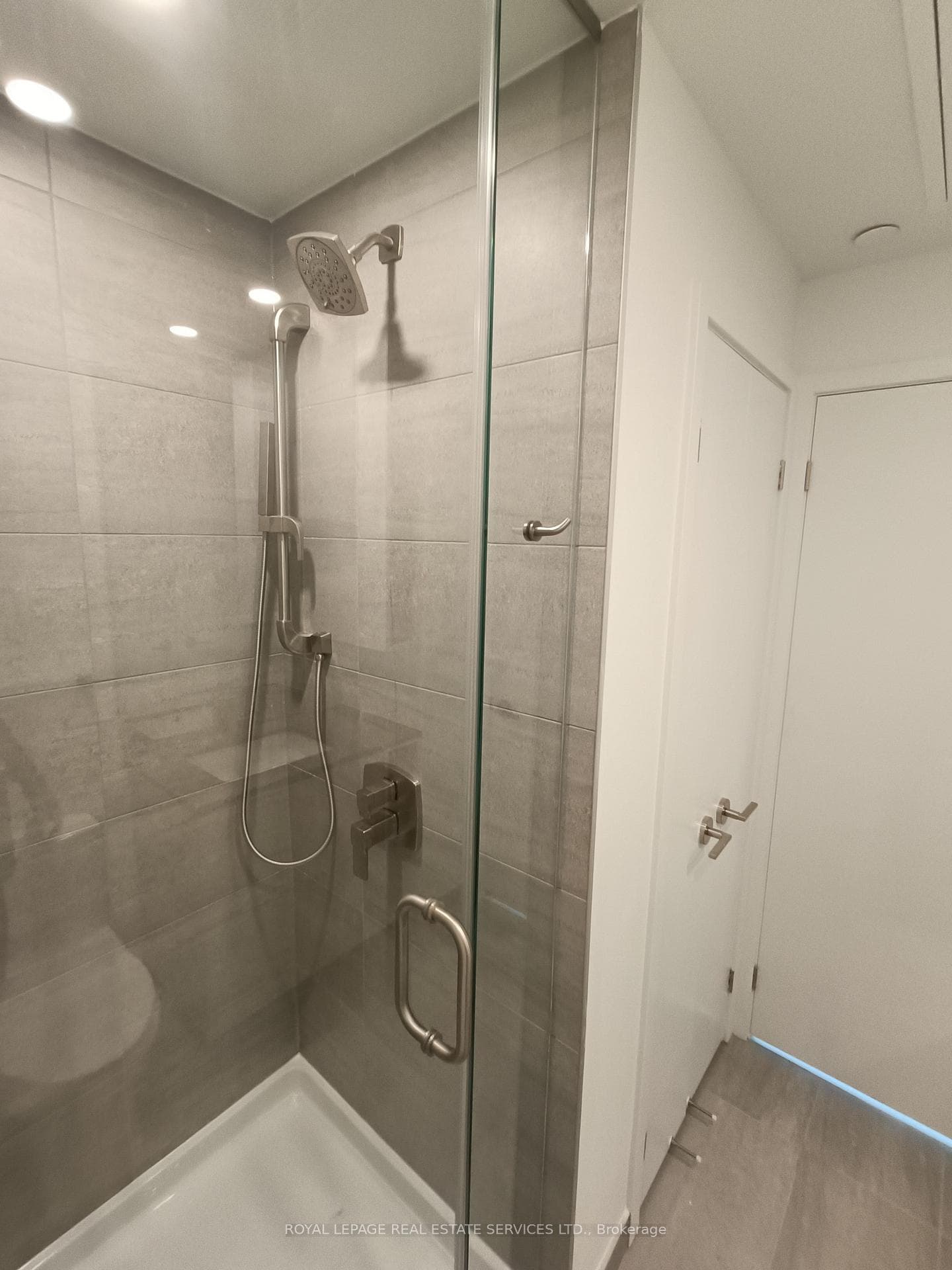 1 Fairview Road Unit 3210 photo 19