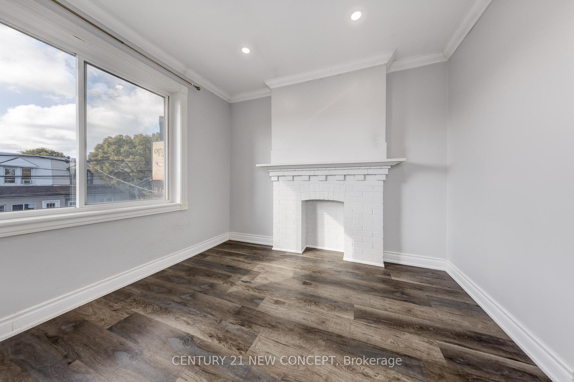 1113 Dufferin Street photo 22