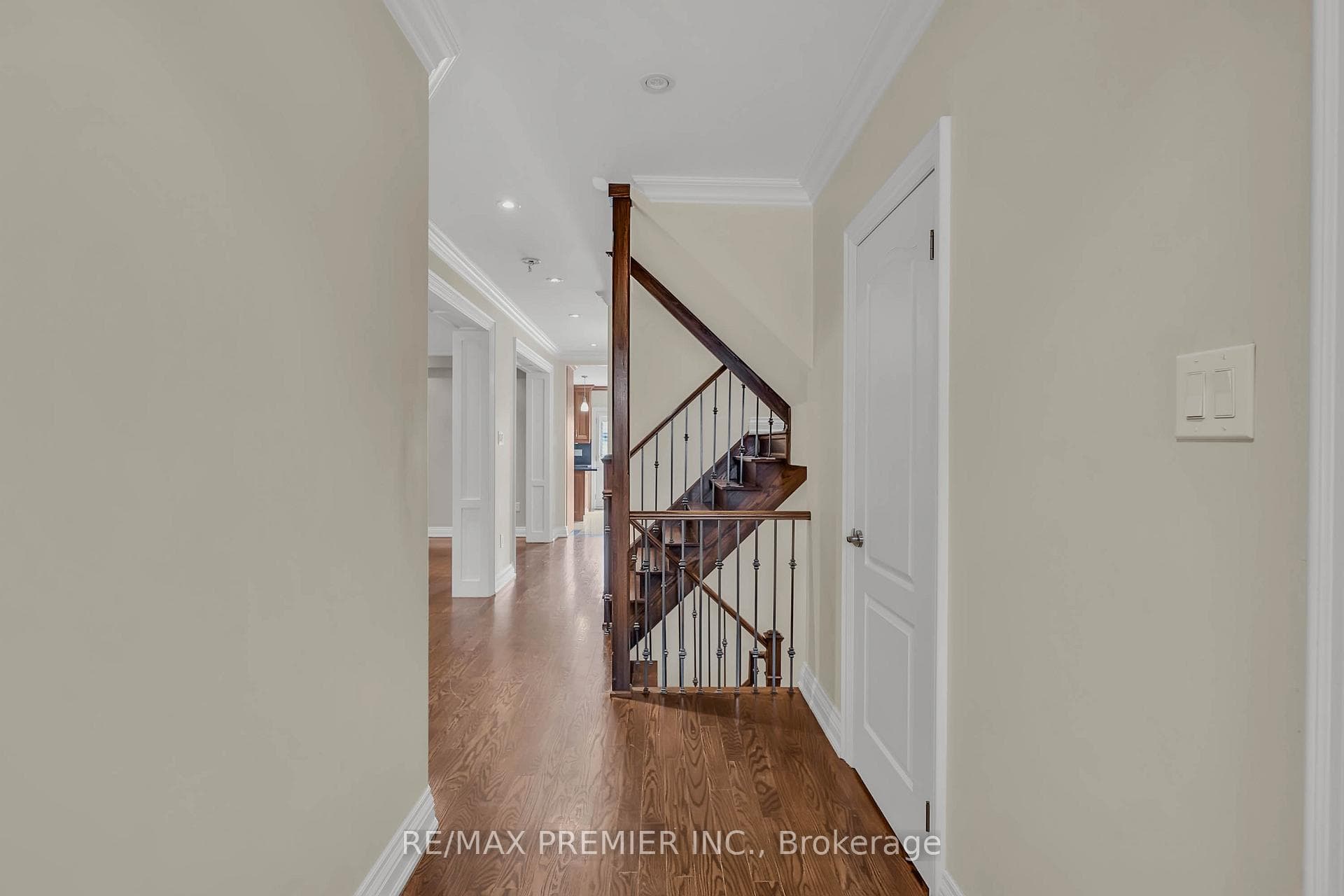 215 Grace Street photo 3