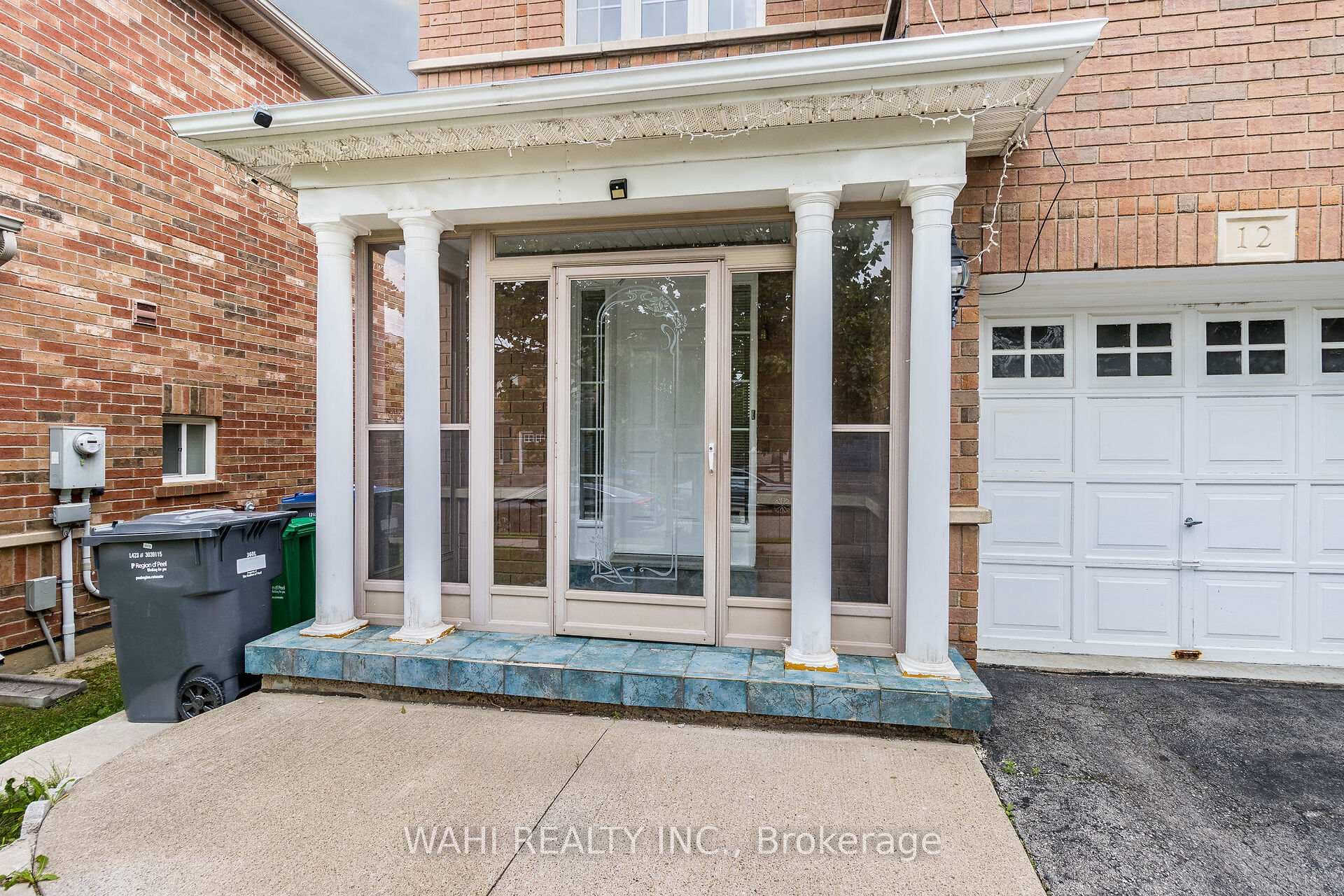 12 Tanglemere Crescent photo 5