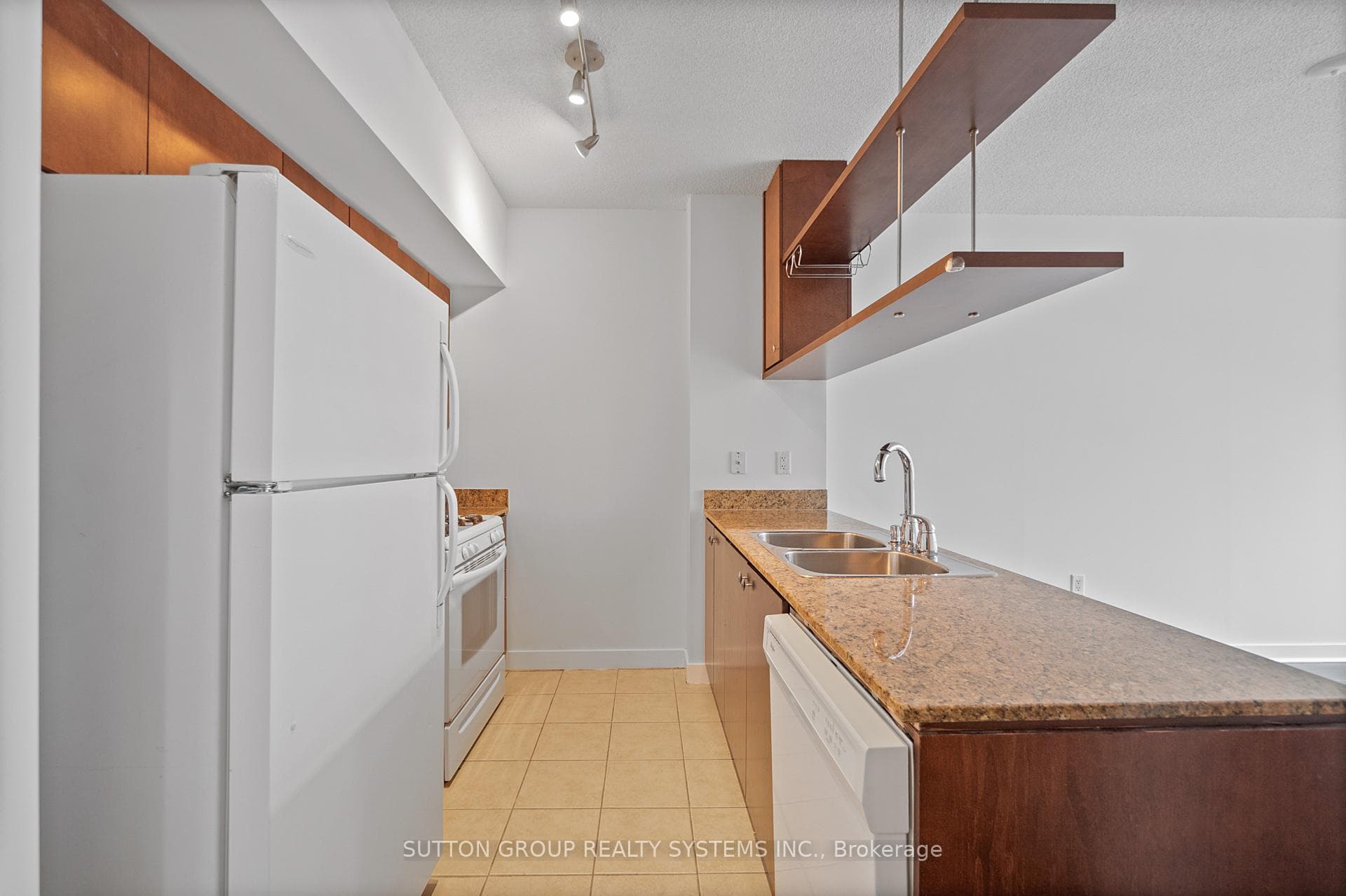 5 Mariner Terrace Unit 207 photo 15