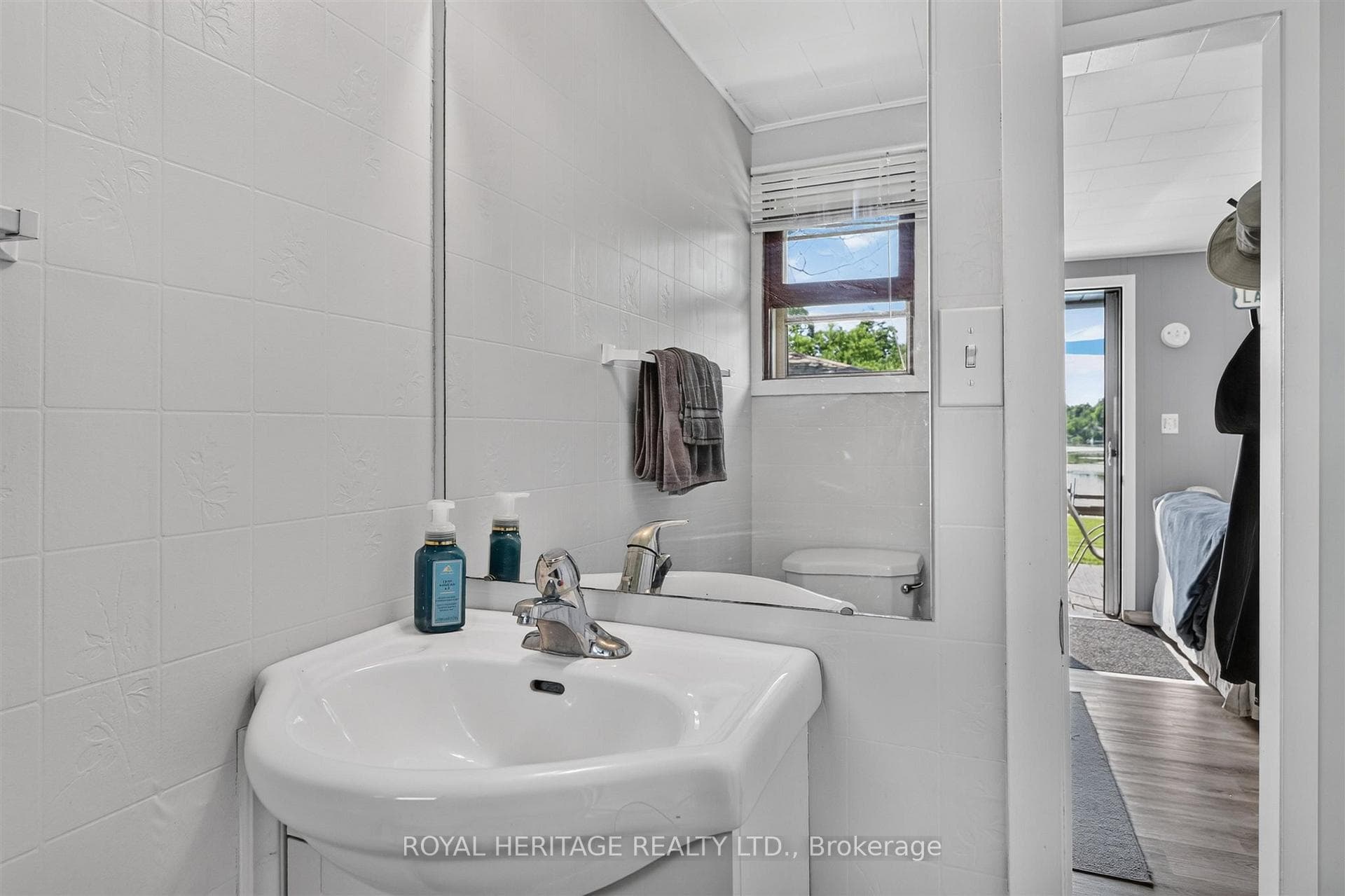 100 Clearview Drive photo 32