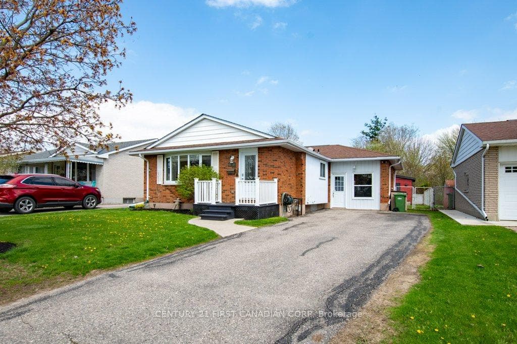 108 Lawrence Avenue photo 2