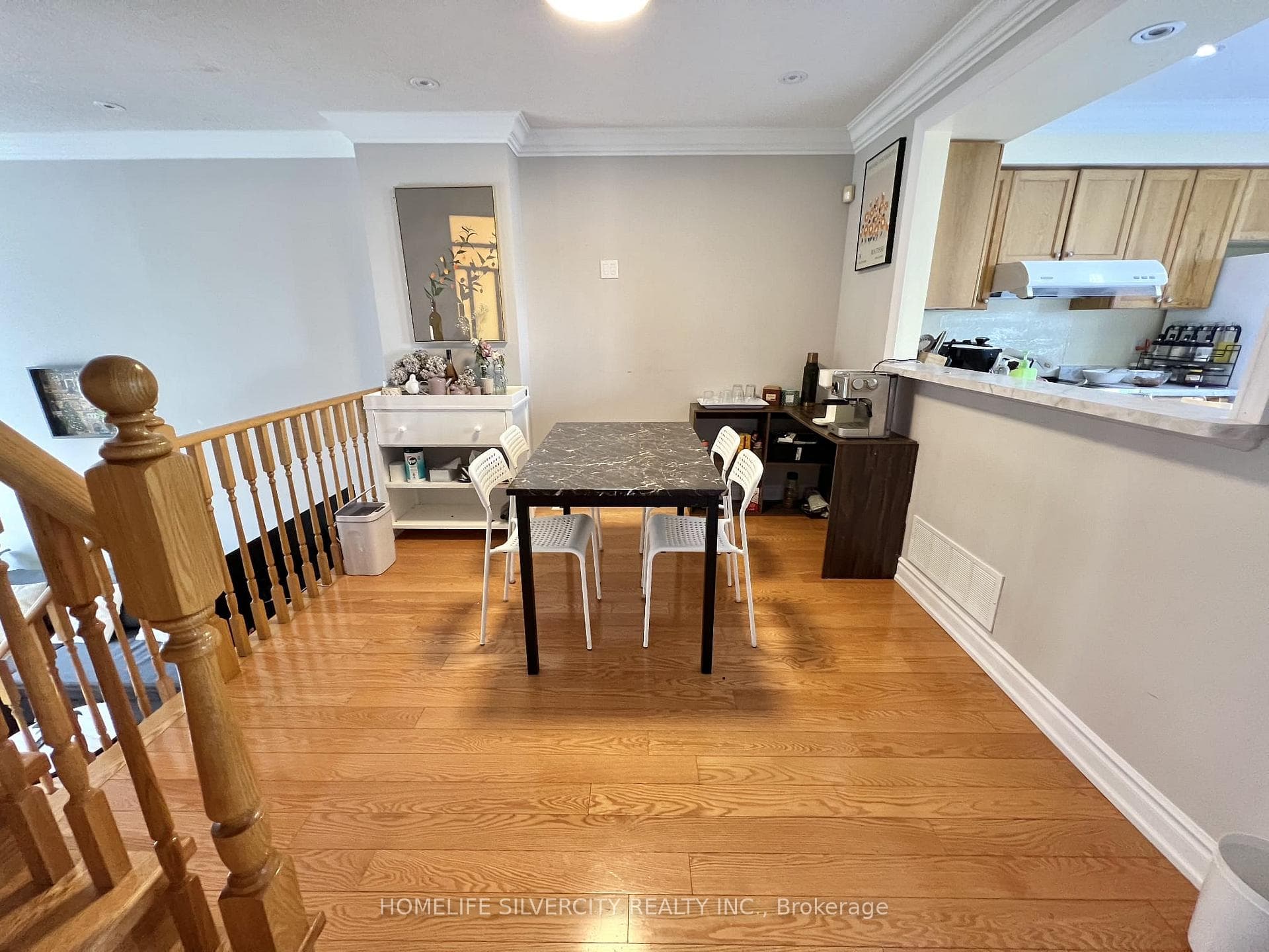 83 Mondeo Drive Unit 100 photo 9