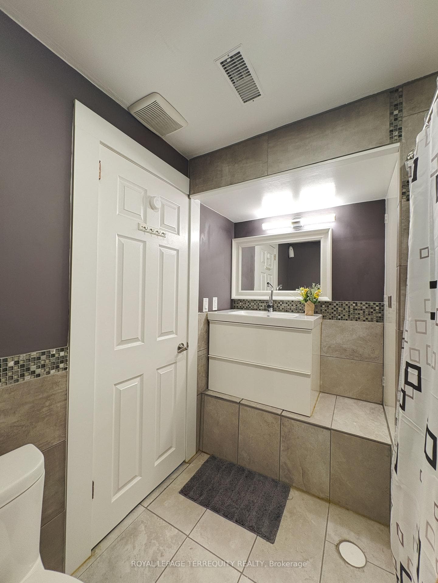 57 Yarrow Road photo 21