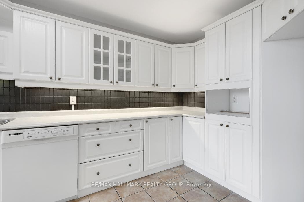 515 St Laurent Boulevard Unit 2509/10 photo 20