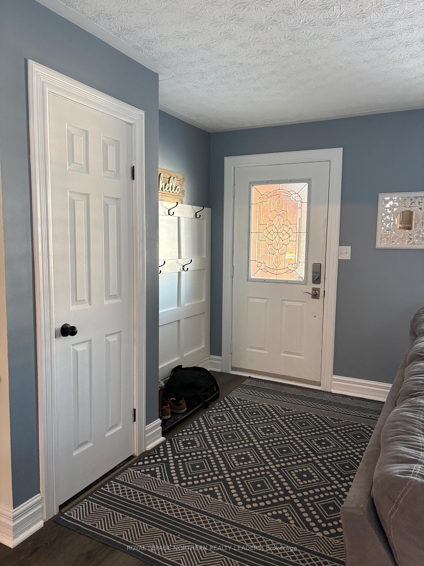 1283 Power Avenue photo 2