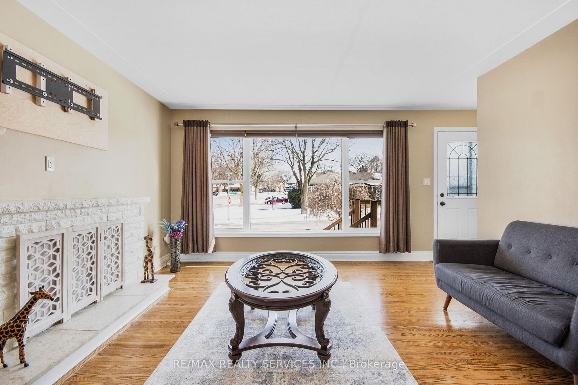 185 BURLINGTON Street photo 6