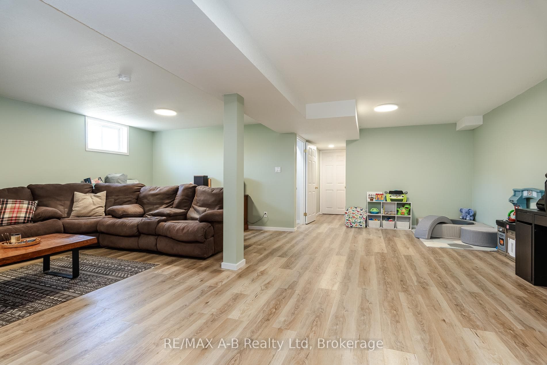 180 Westwood Avenue photo 45