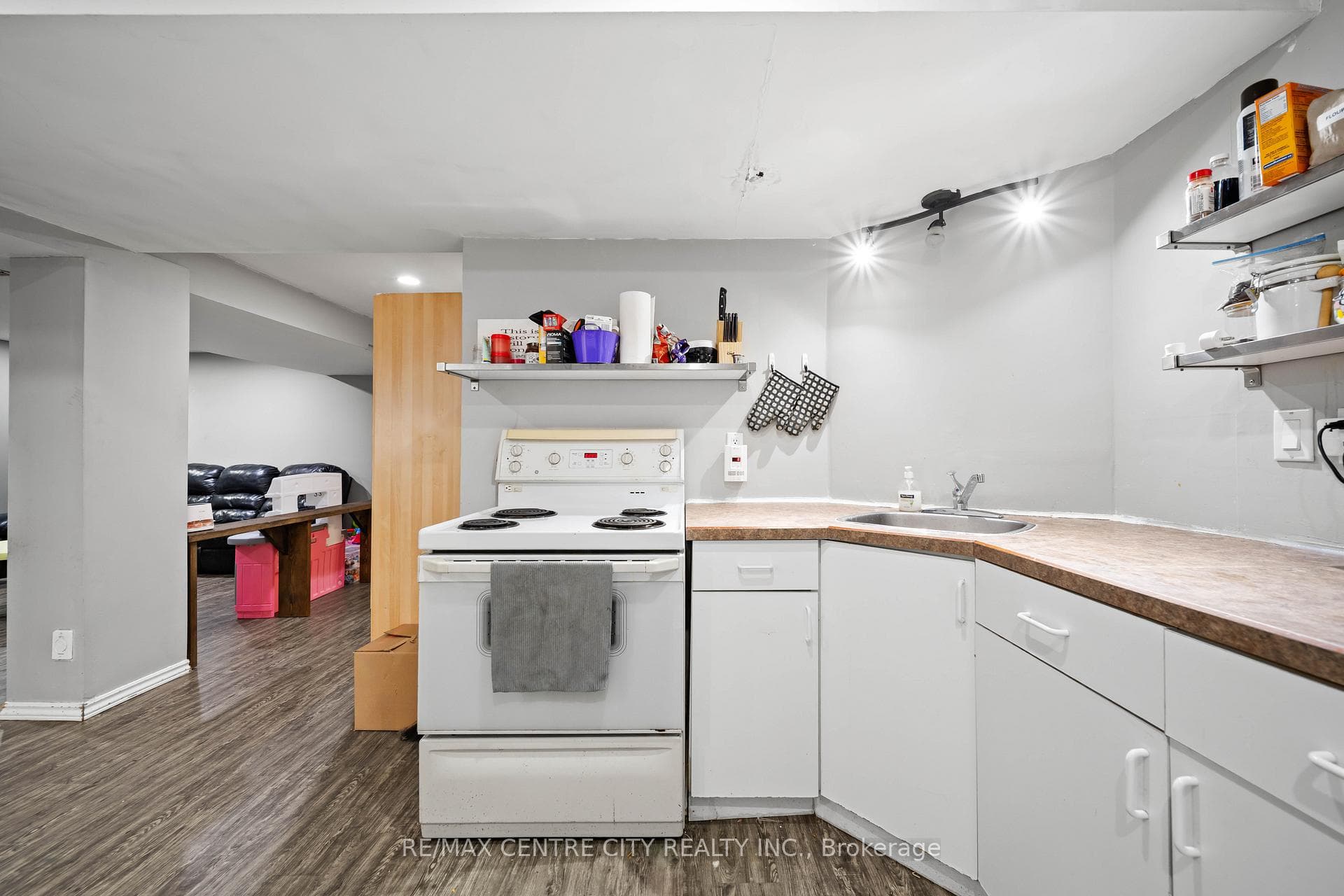 135 Caverly Road photo 25