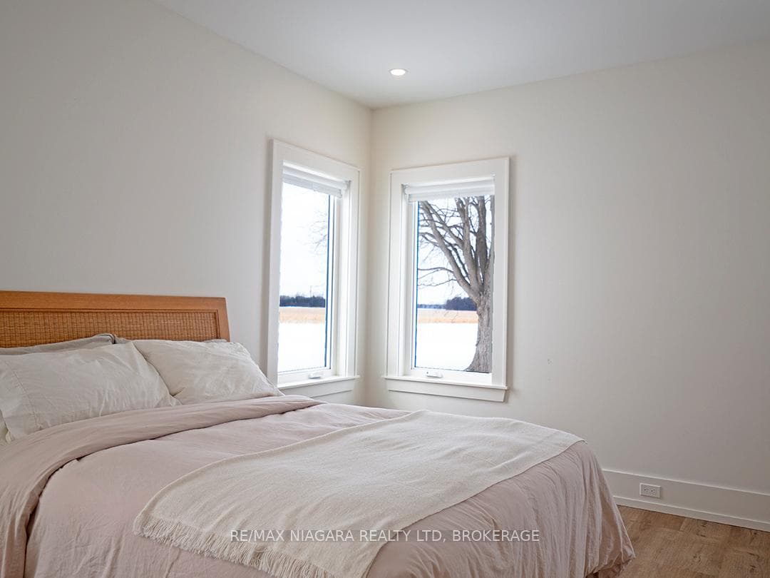 1498 Wilhelm Road photo 20