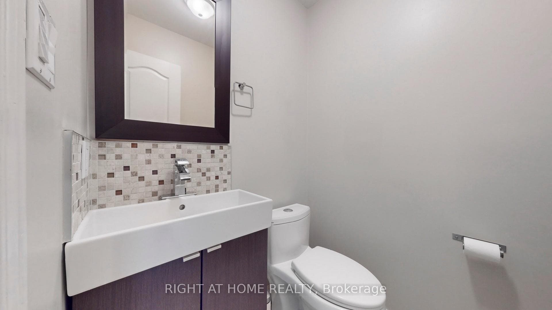 11 Hawker Court photo 14