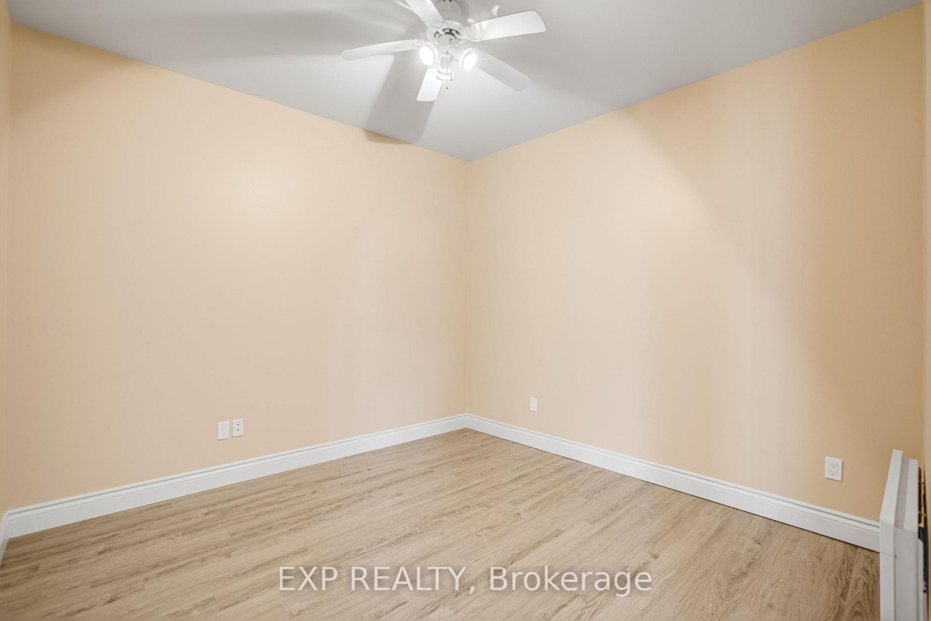 4518 Ste Catherine Street photo 19