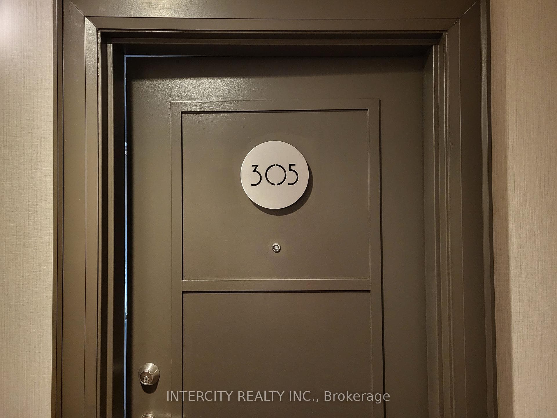 205 Lakeshore Road Unit 305 photo 9