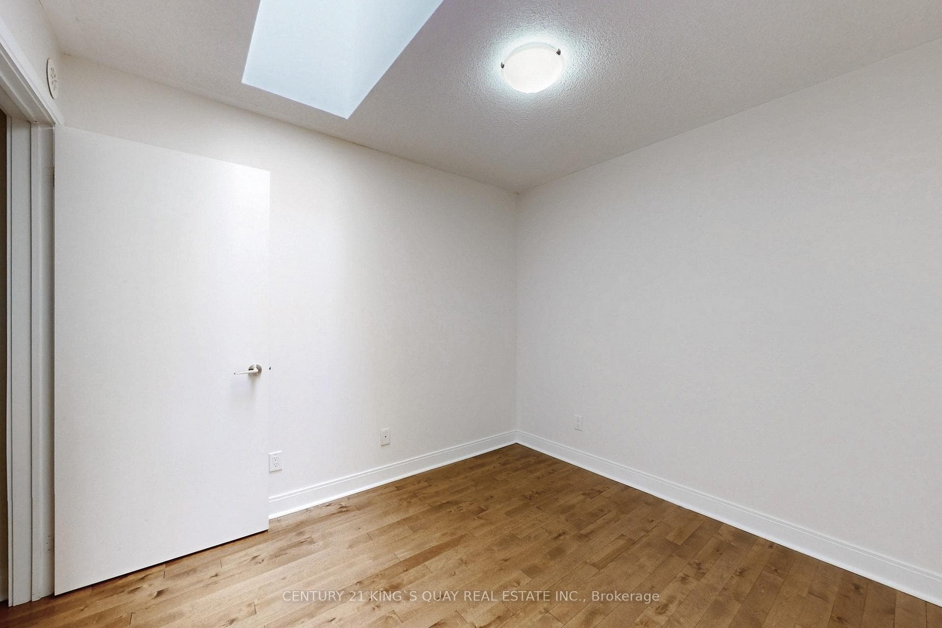 315 Village Green Square Unit 50 photo 26