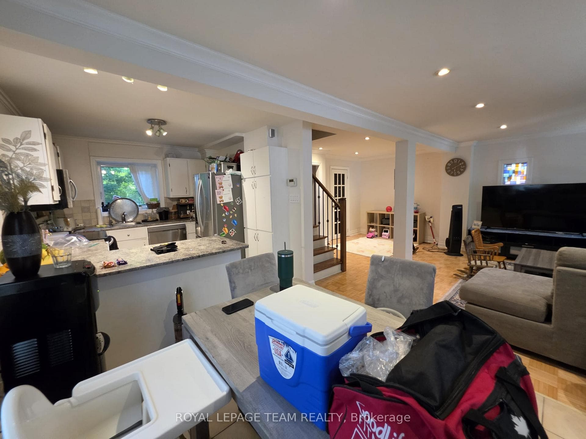 1247 Summerville Avenue photo 9