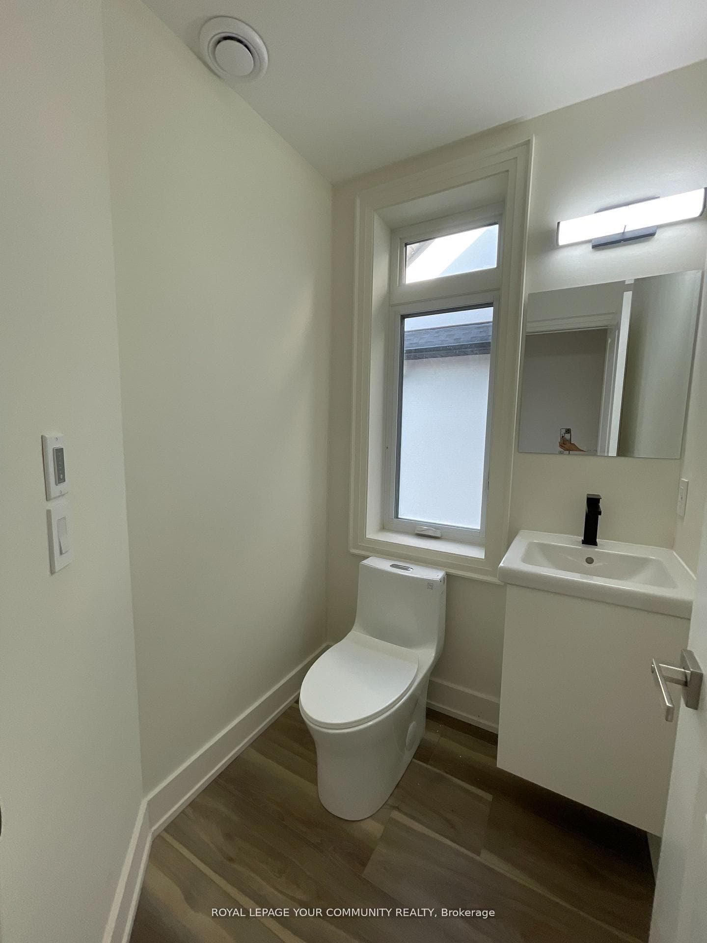 263 Barrie Street Unit 8 photo 4