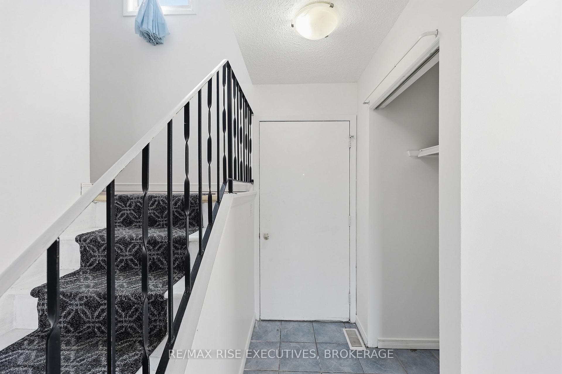 75 Wycliffe Crescent photo 10