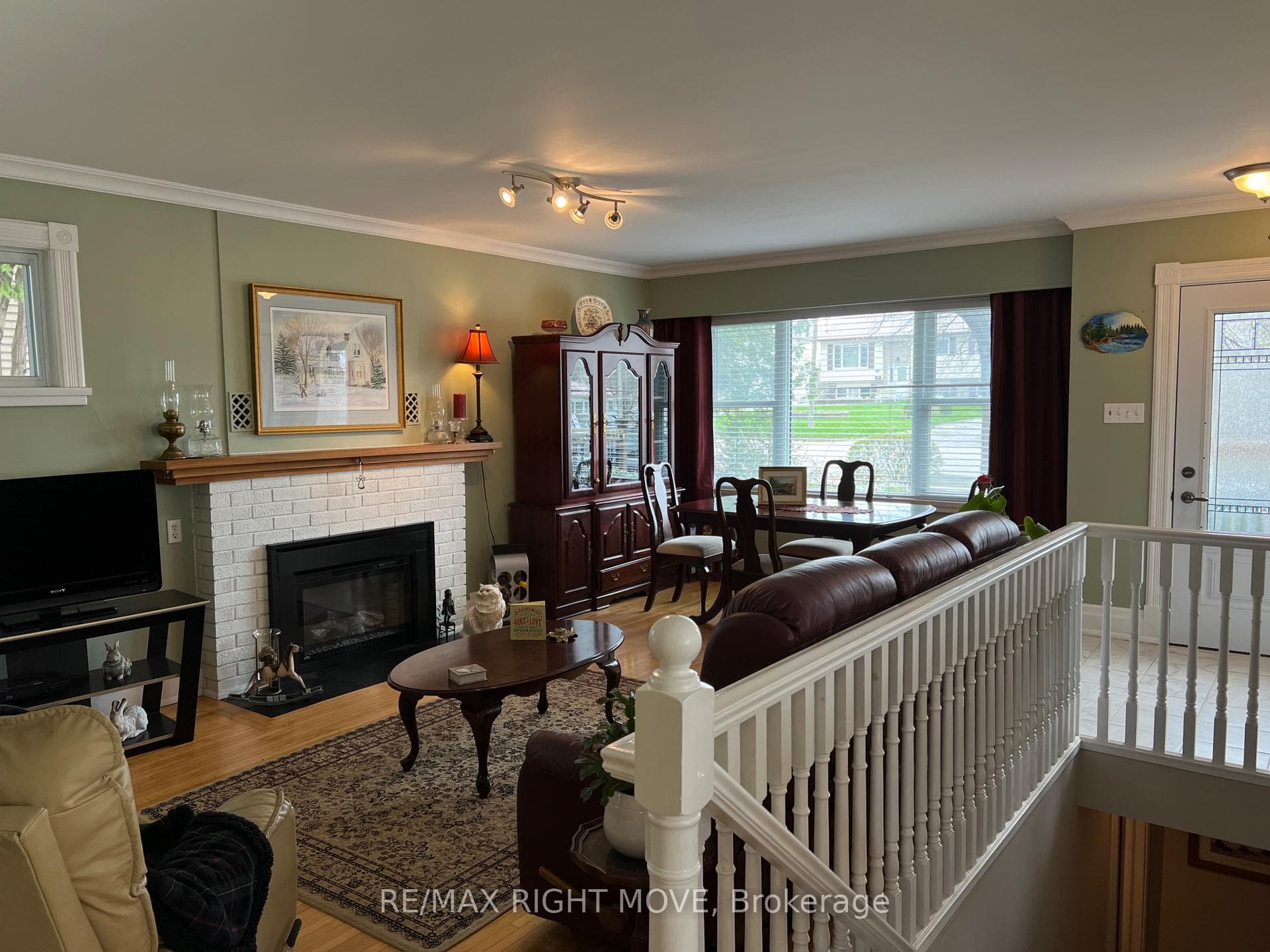 Fireplace (Electric)