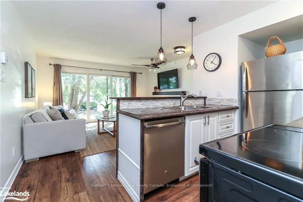 27 DAWSON Drive Unit 136 photo 13