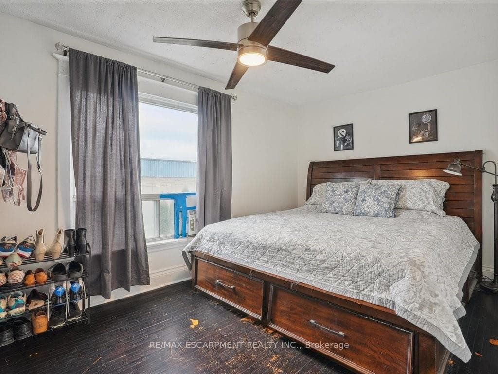 529 Wentworth Street photo 22