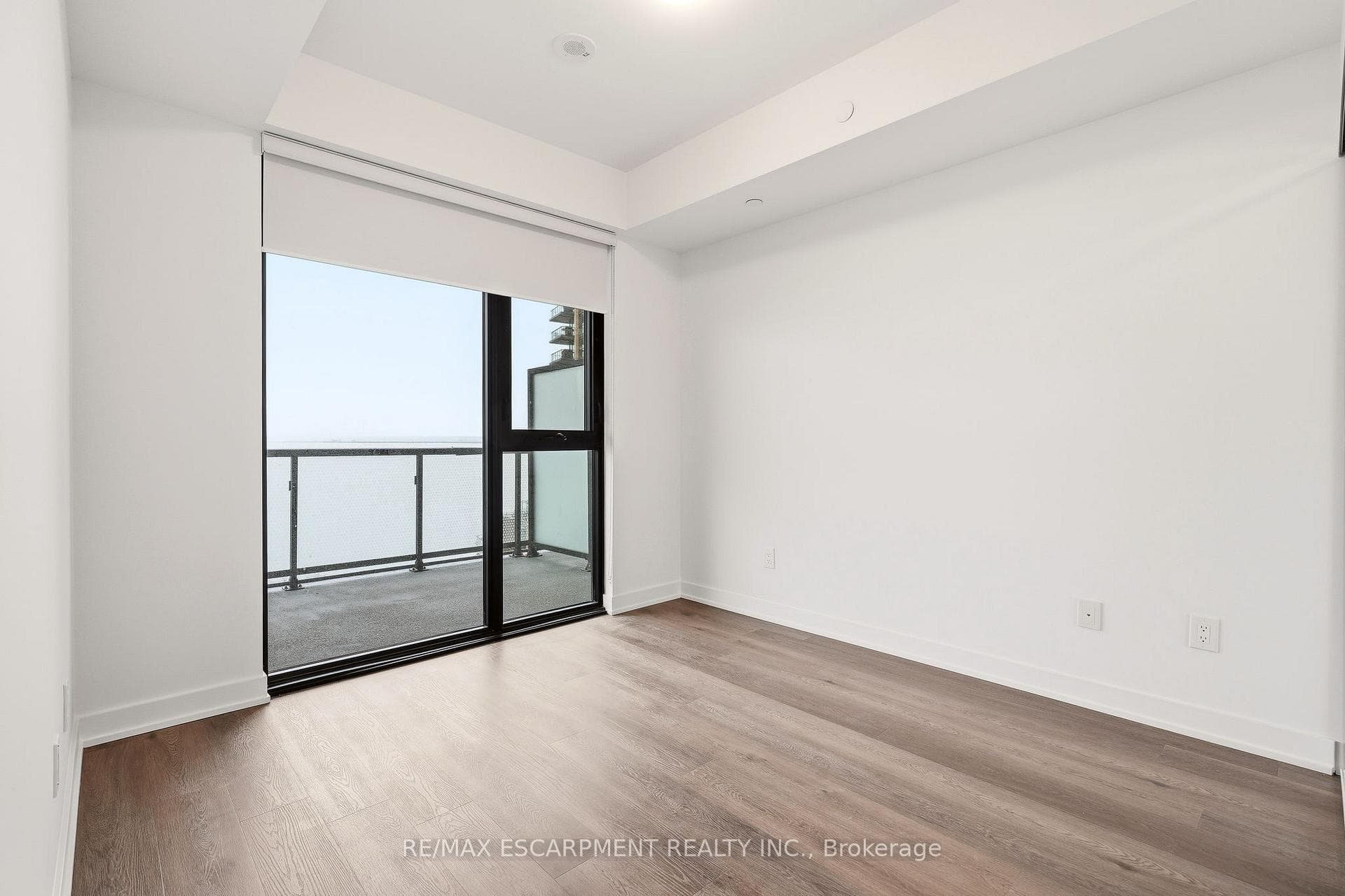 2075 Lakeshore Road Unit 1106 photo 13