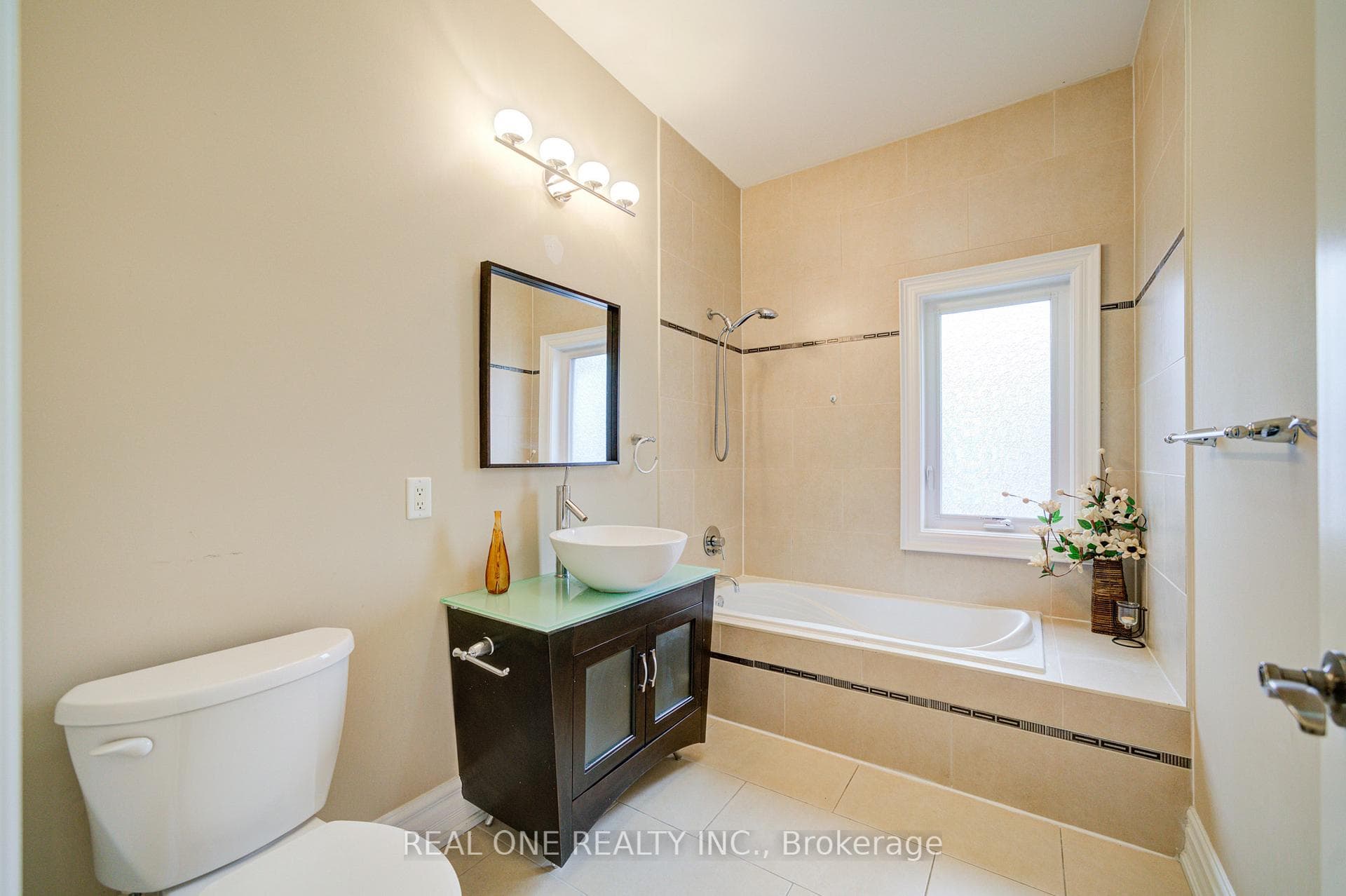 210 Maplehurst Avenue photo 28