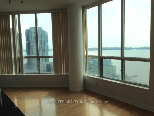 228 Queens Quay Unit 2703 photo 11