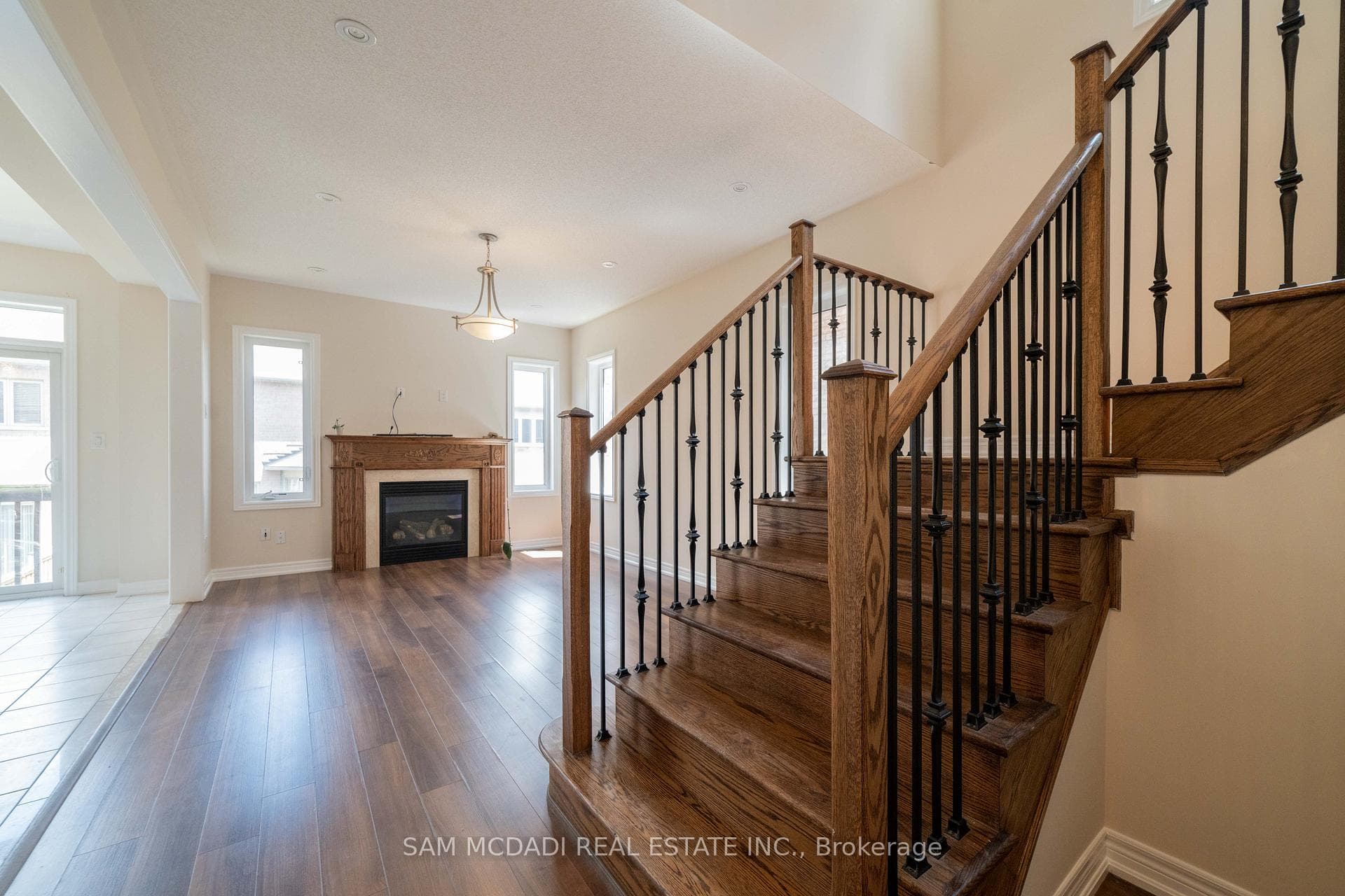 5551 Meadowcrest Avenue Unit Upper photo 3