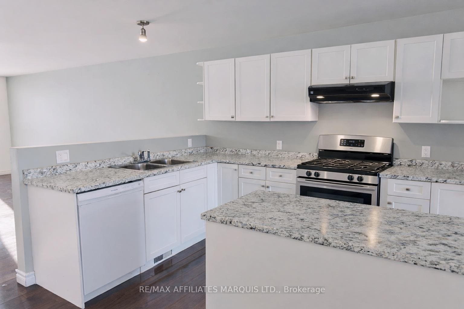 109 French Avenue photo 13