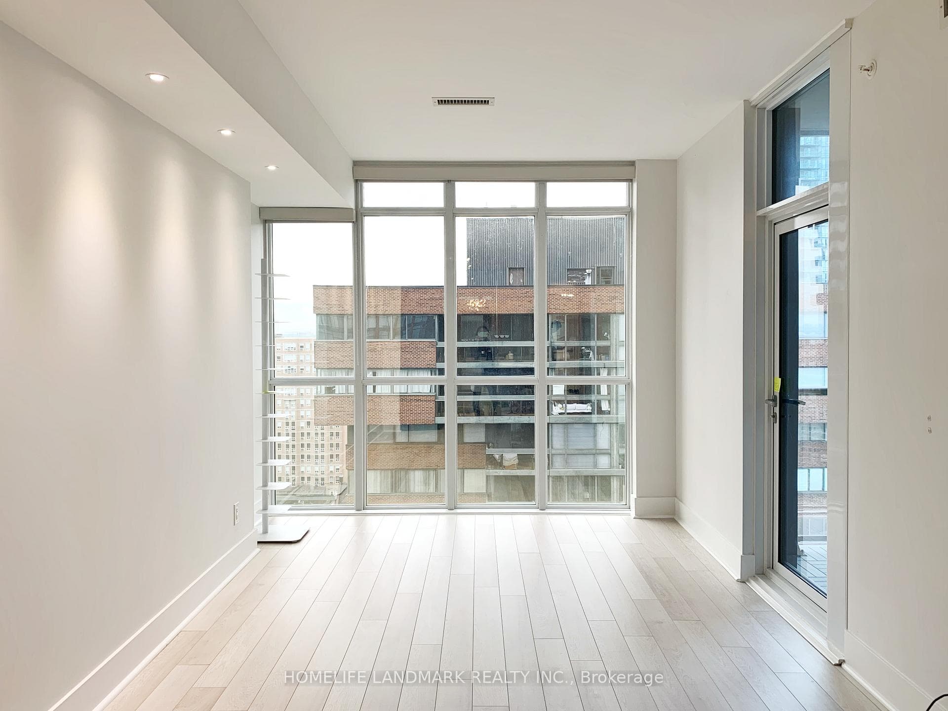 32 Davenport Road Unit #1305 photo 12