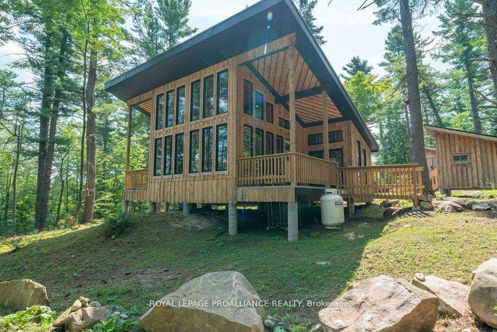 1812 Norway-Lake Lane photo 1