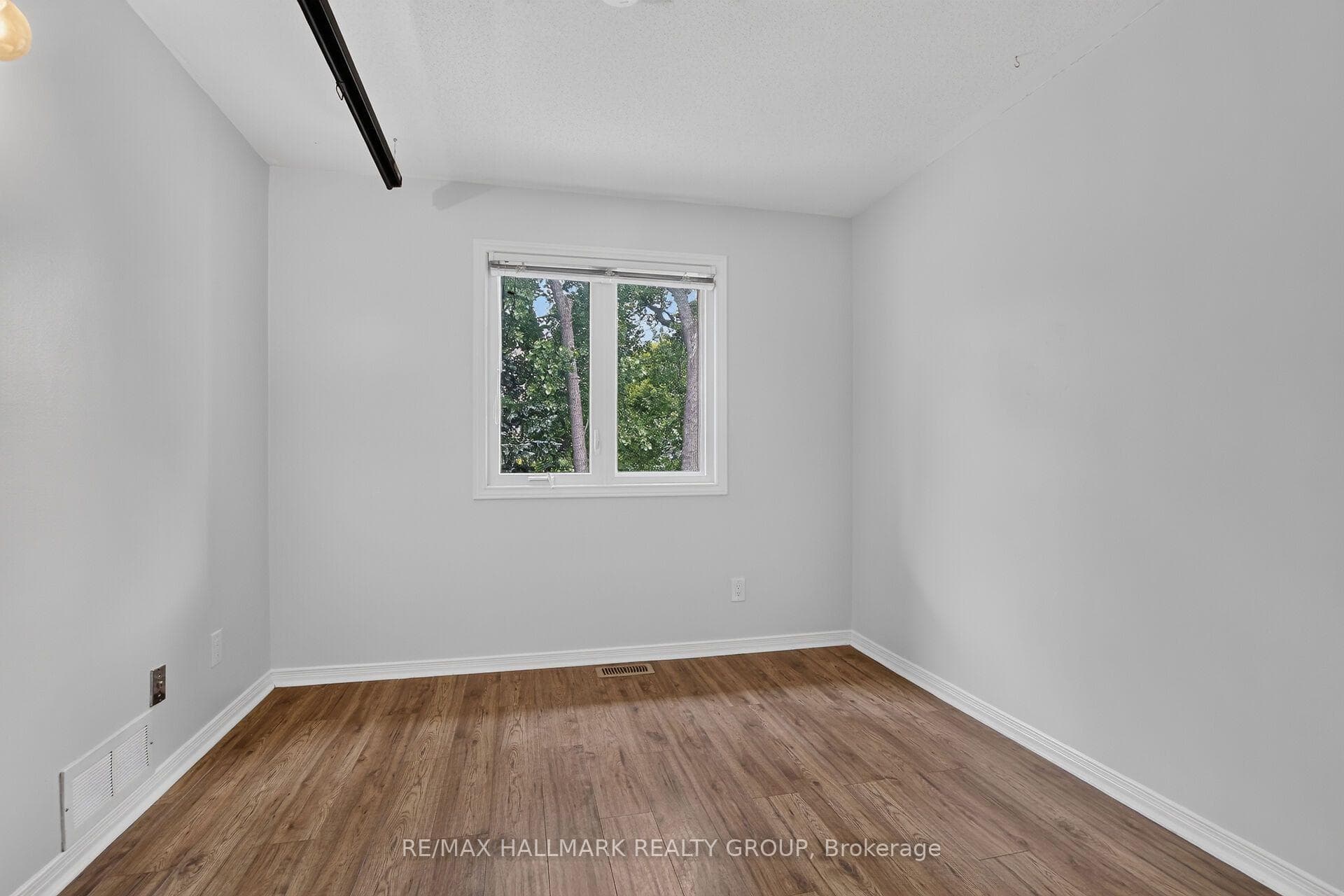 244 Huntersfield Drive photo 31