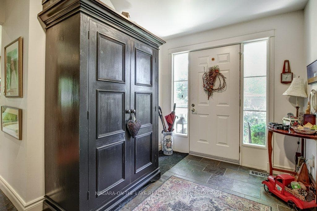 342 William Street photo 6