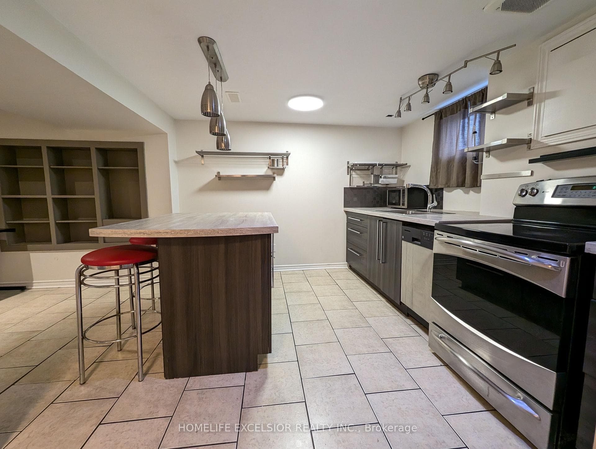 4 Albert Street photo 27