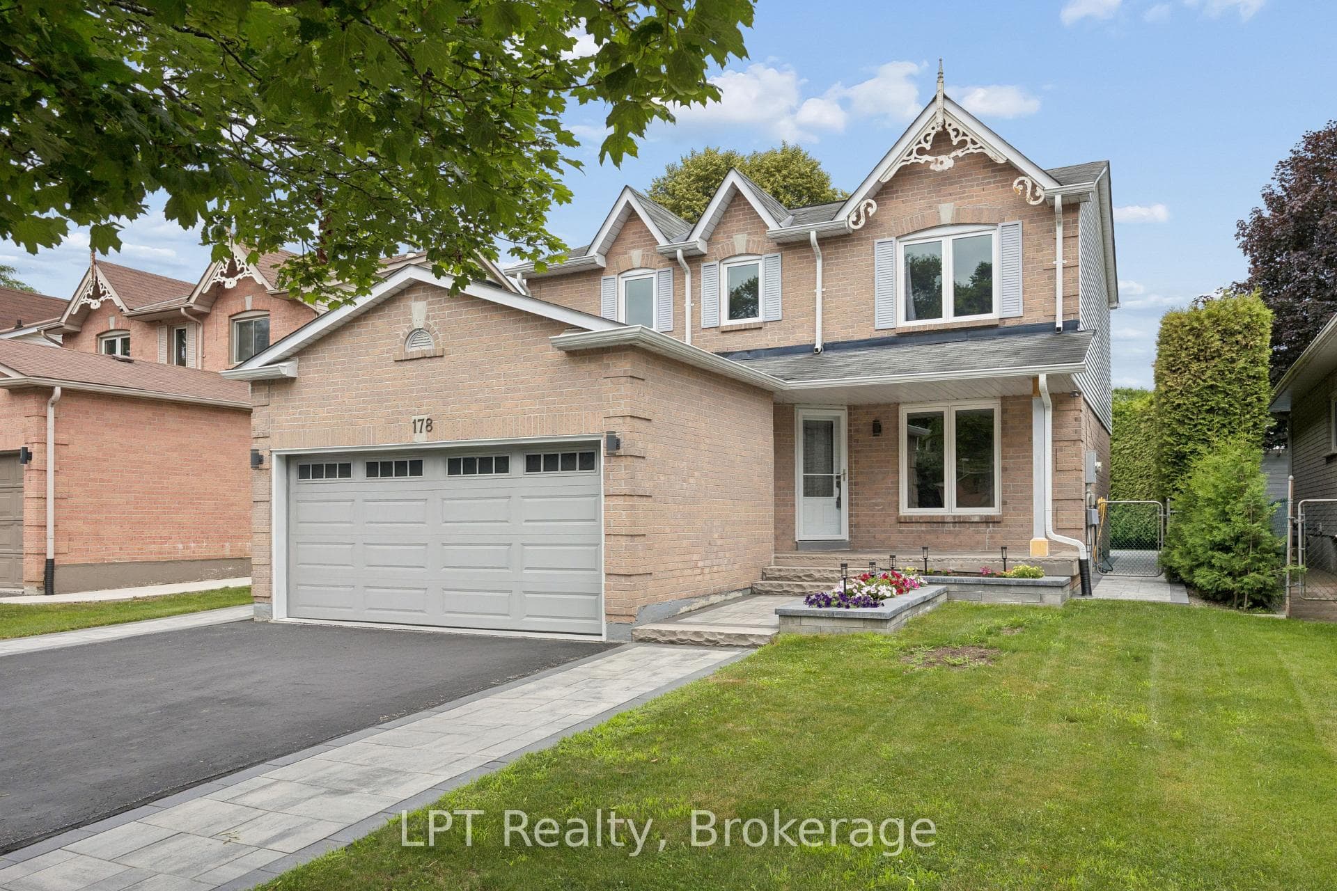 178 Sandringham Drive photo 2