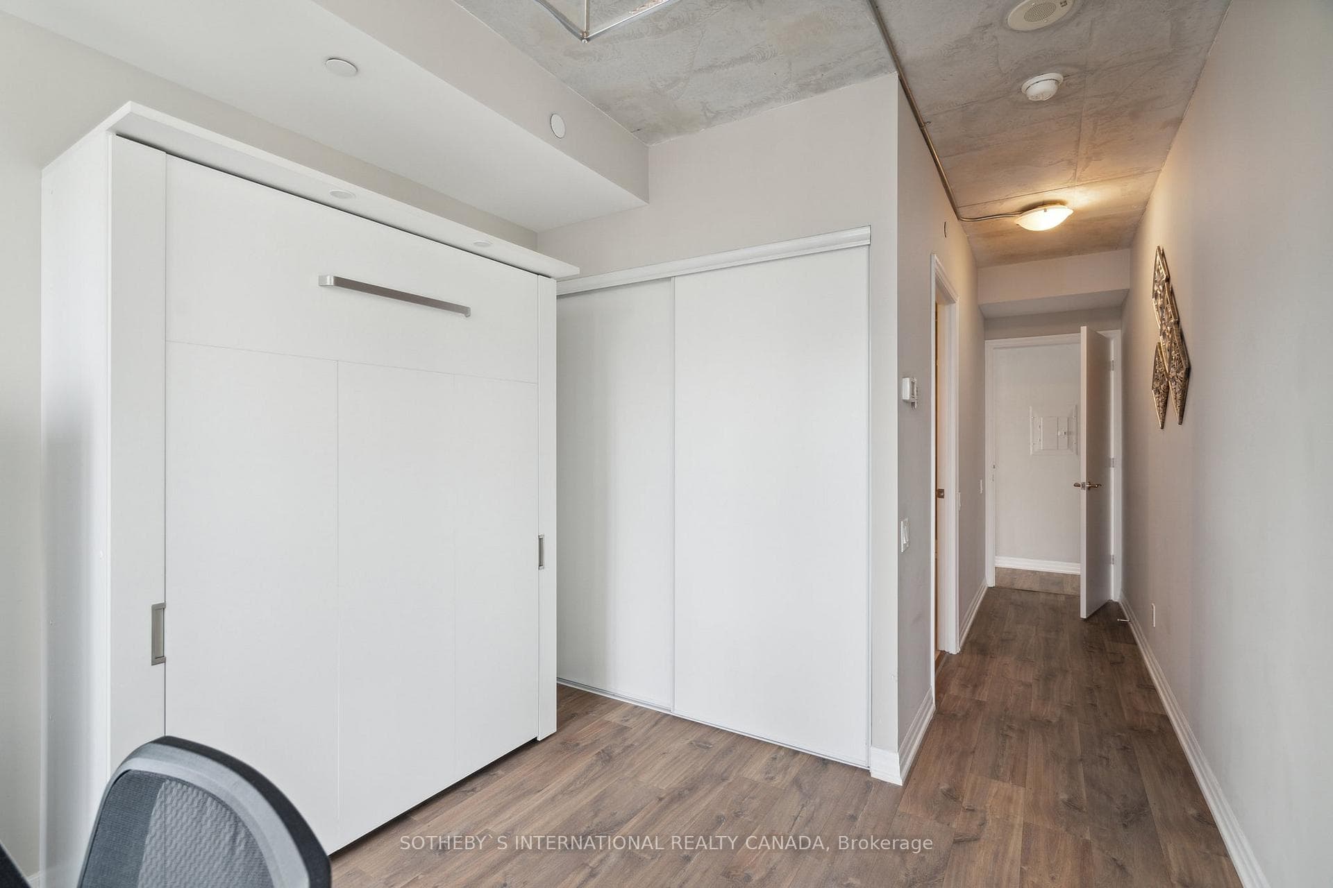 88 Blue Jays Way Unit 3803 photo 32