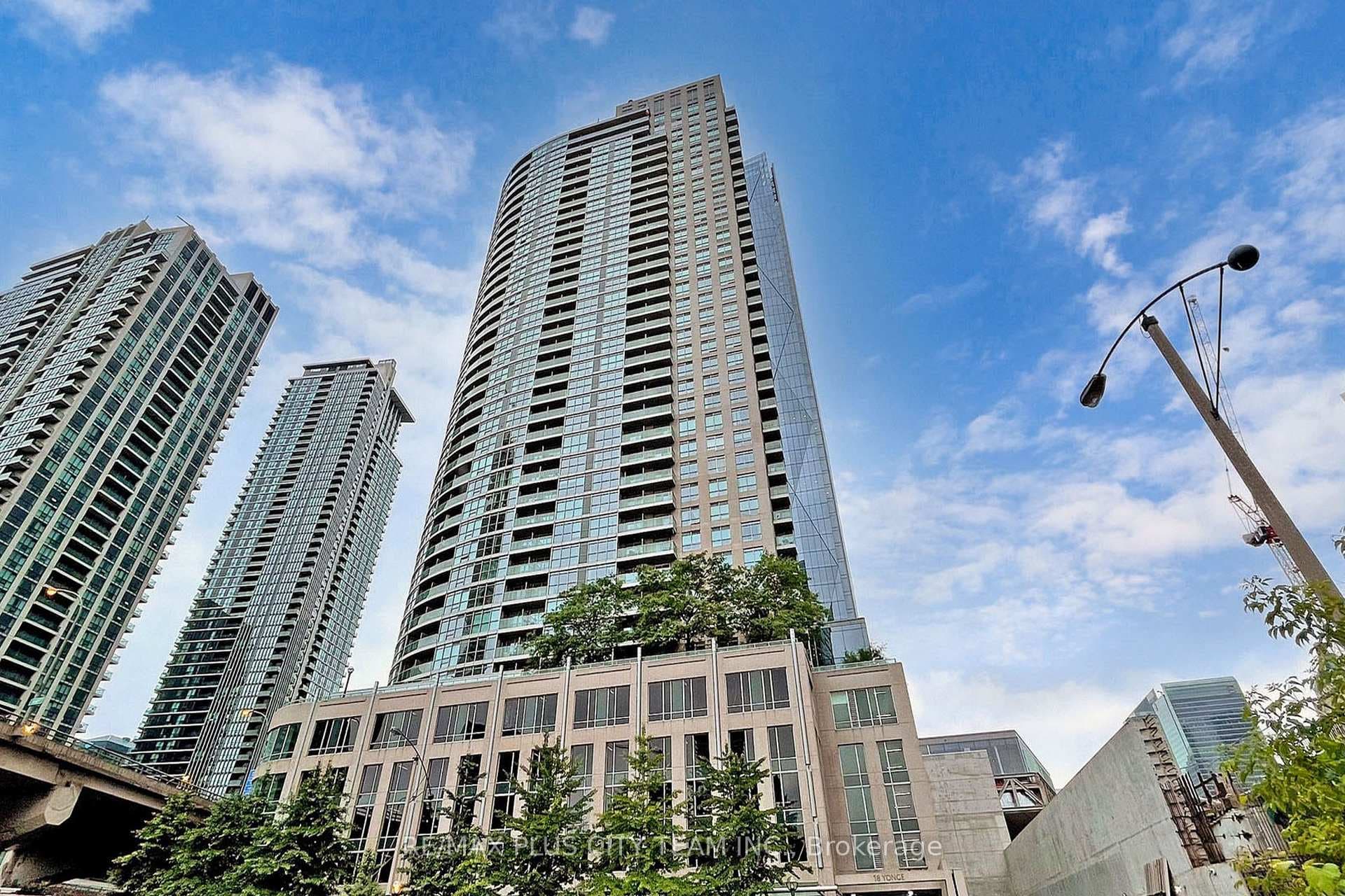 18 Yonge Street Unit 3702 photo 1
