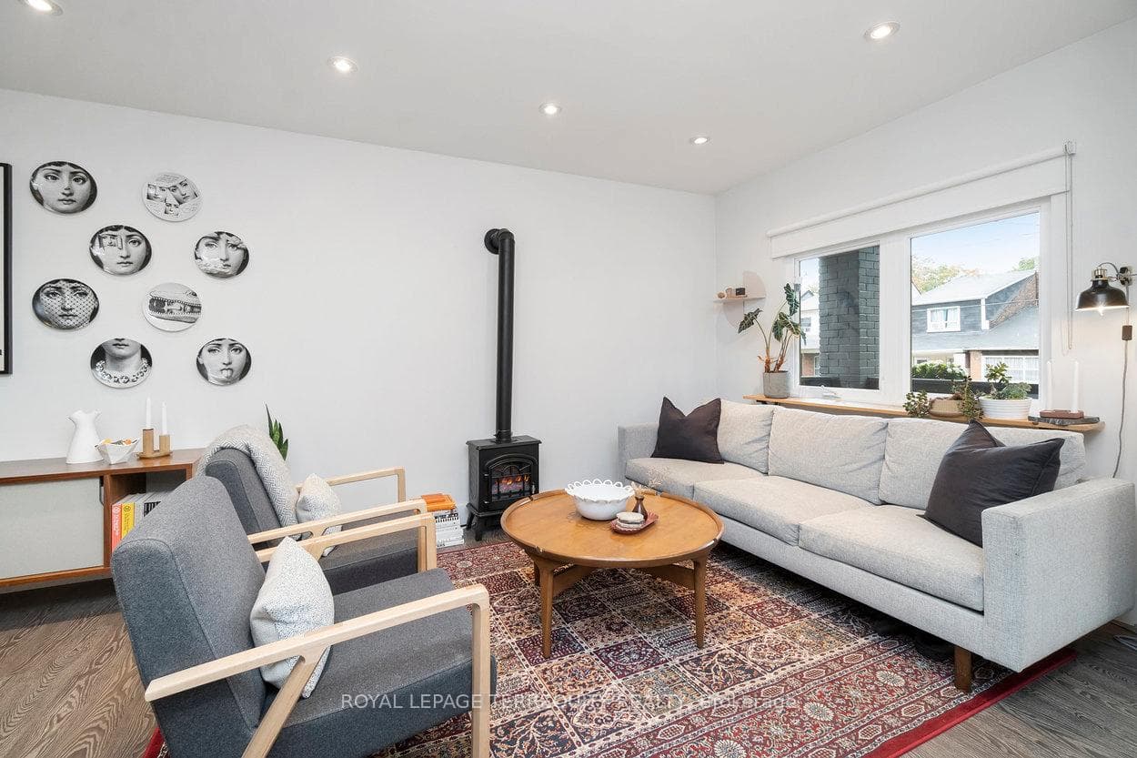155 Blackthorn Avenue photo 6