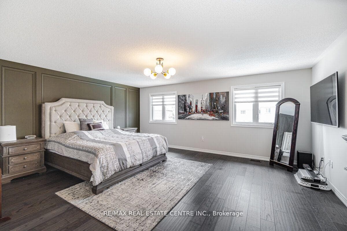 34 HAMILTON Court photo 16