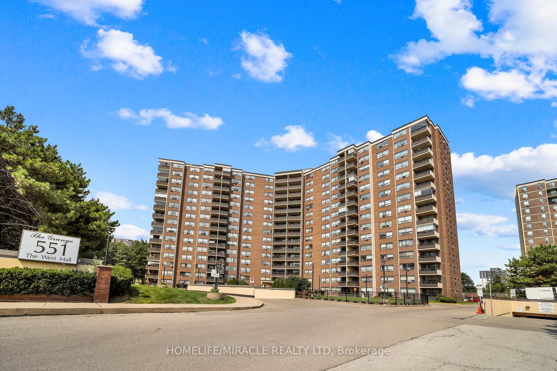 551 The West Mall Avenue Unit 1102 photo 2